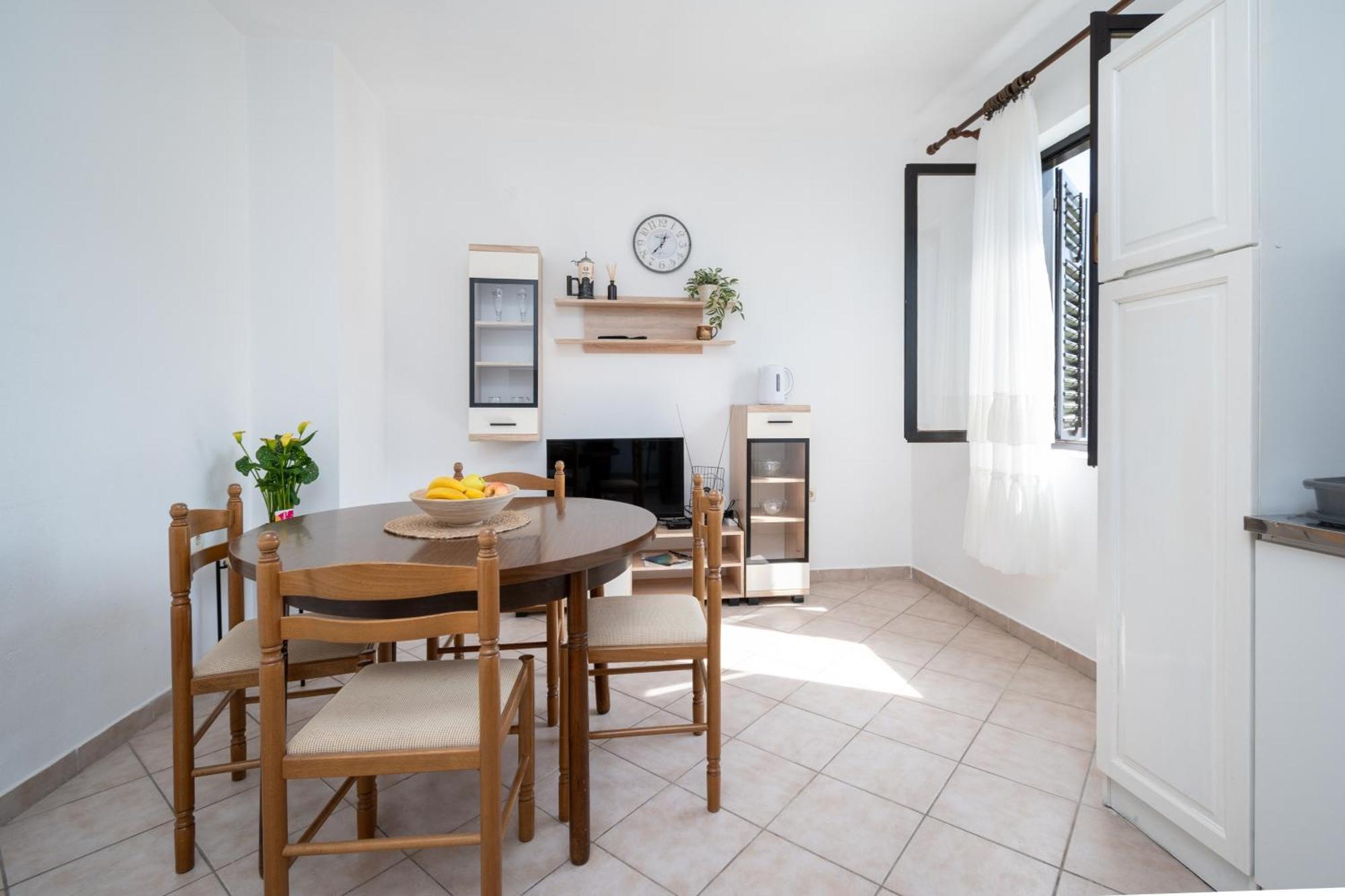 Apartments With A Parking Space Pag - 15765 パグ エクステリア 写真